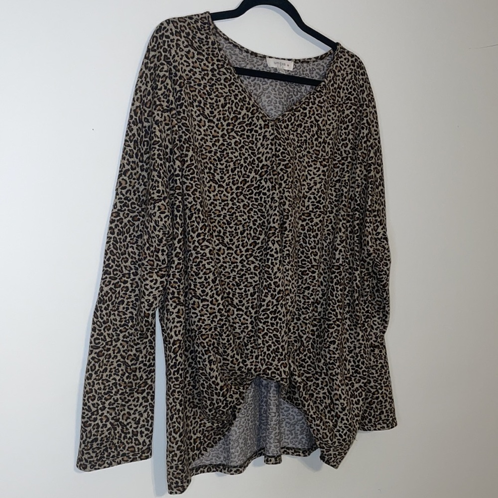 Umgee Animal-Print V-Neck Top w/ Front Gathering - Picture 4 of 12